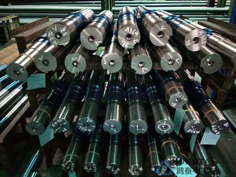 YE3-315S-4电机轴伸打螺纹孔定制